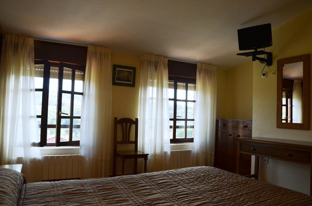 Hospedería El Cantio Orena Habitación foto
